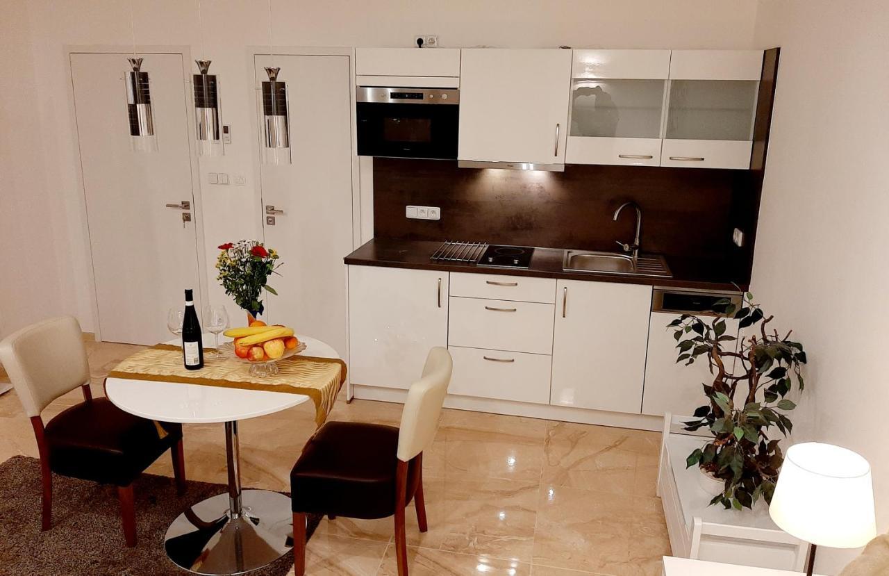 Nobless Apartments Holedna برنو المظهر الخارجي الصورة