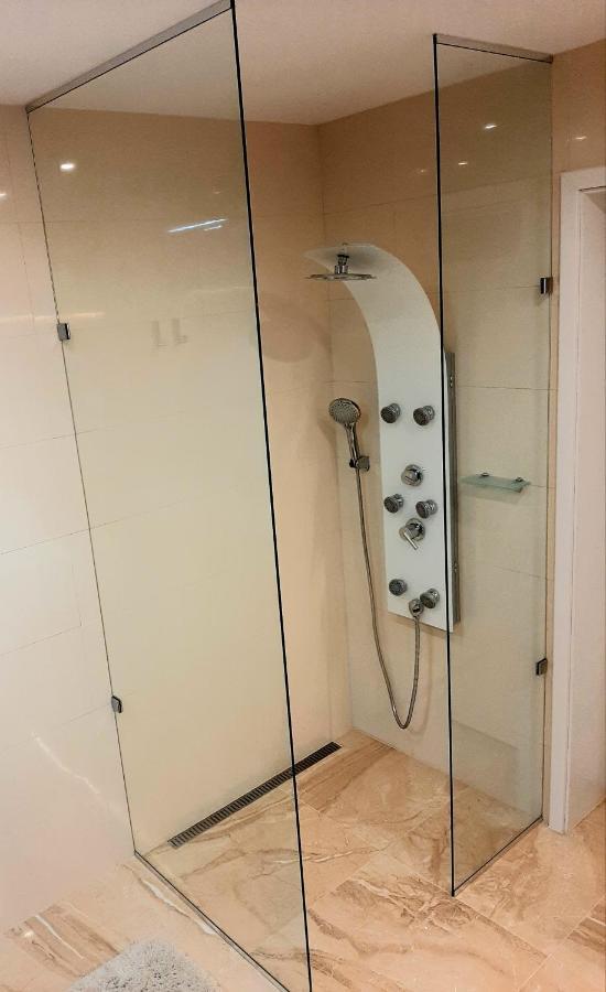 Nobless Apartments Holedna برنو المظهر الخارجي الصورة