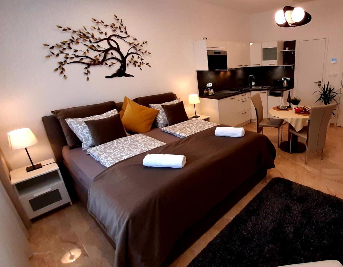 Nobless Apartments Holedna برنو المظهر الخارجي الصورة